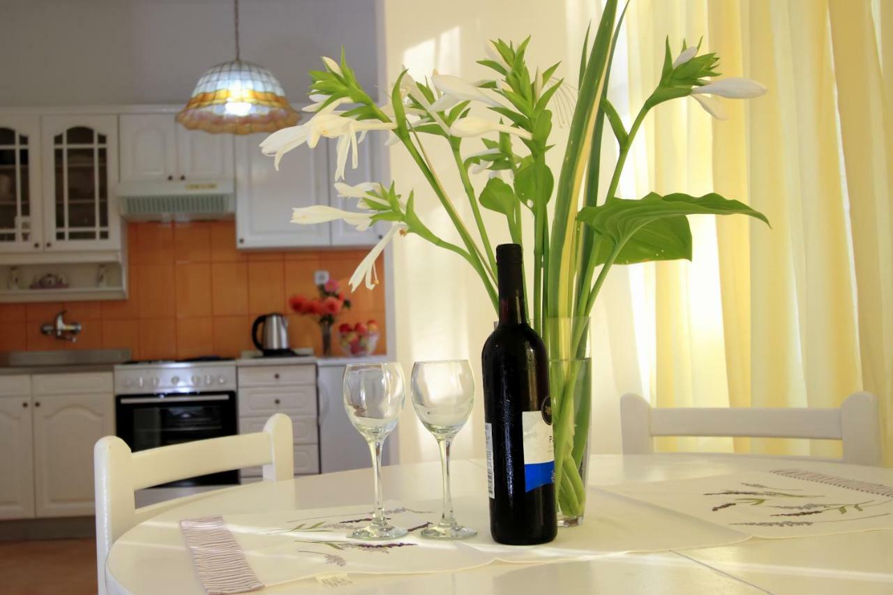 Bivium Appartement Otočac Buitenkant foto